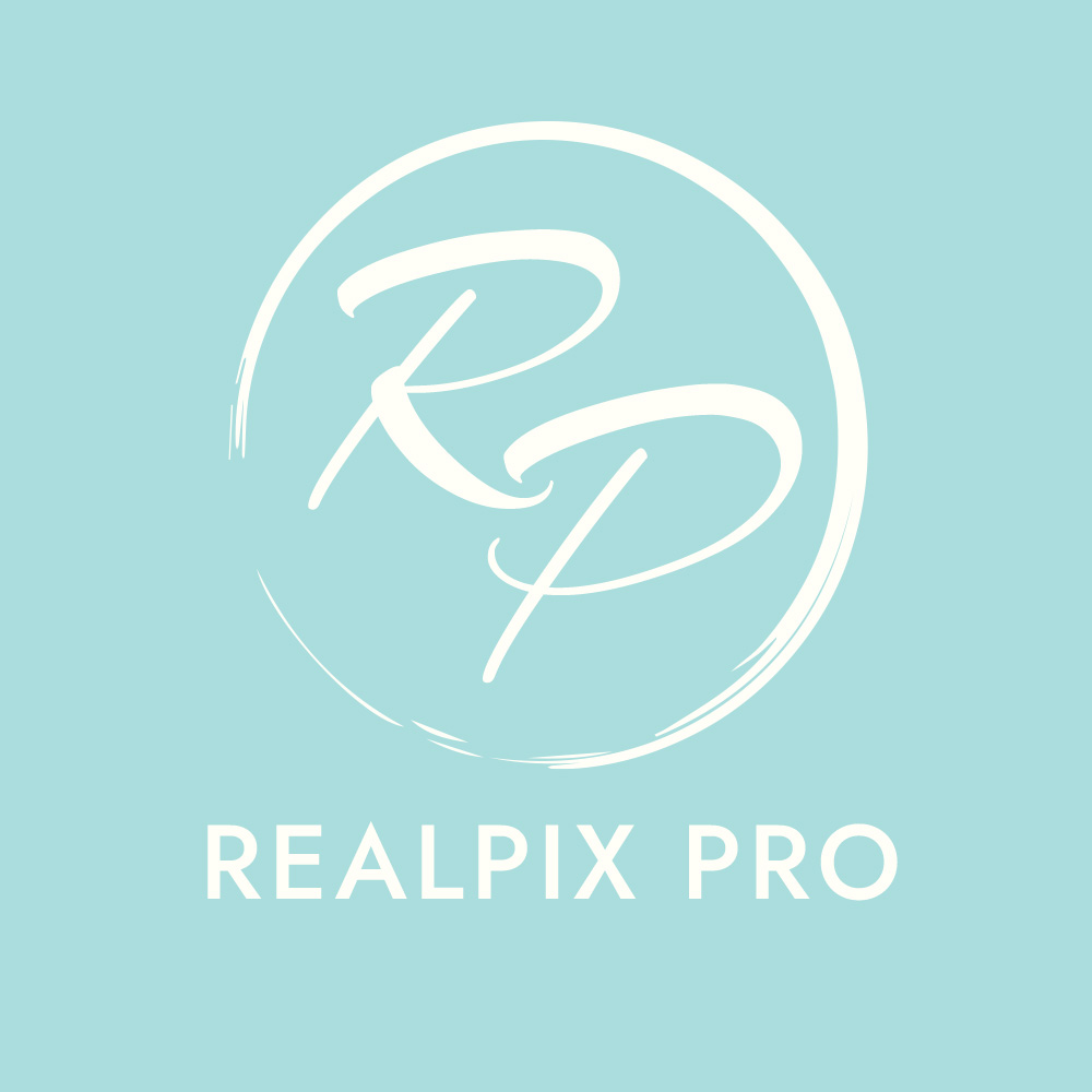 RealPic Pro's Logo